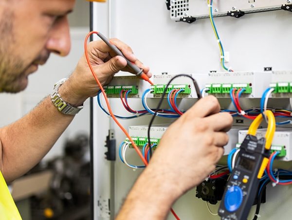 Service PAT testing and training 600 x 450 px