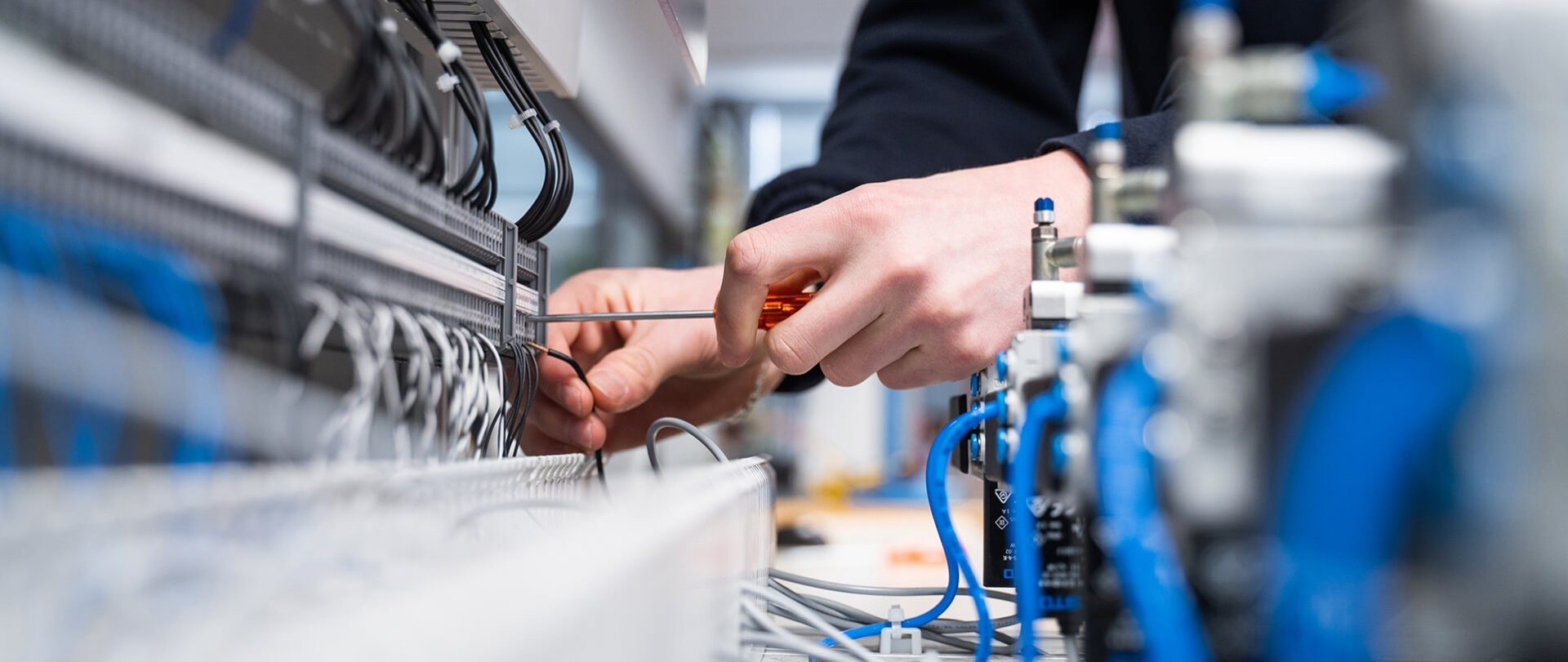 Service Preventive Maintenance Banner 1920 x 810 px